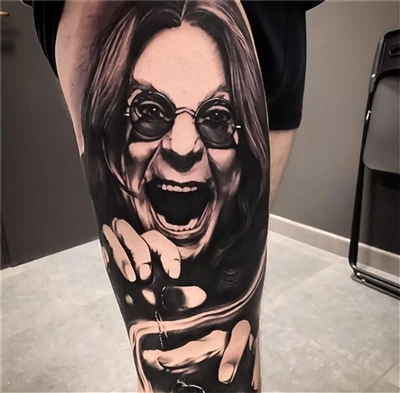 Compreneu la seva expressió per aquest tatuatge